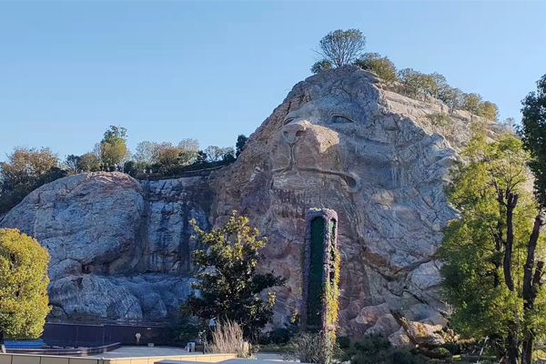 依山雕塑制作.jpg 依山雕塑制作.jpg